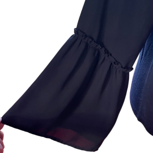 SOHO New York & Company JEANS Top with Bell Sleeves in Navy Size XS - Picture 7 of 11